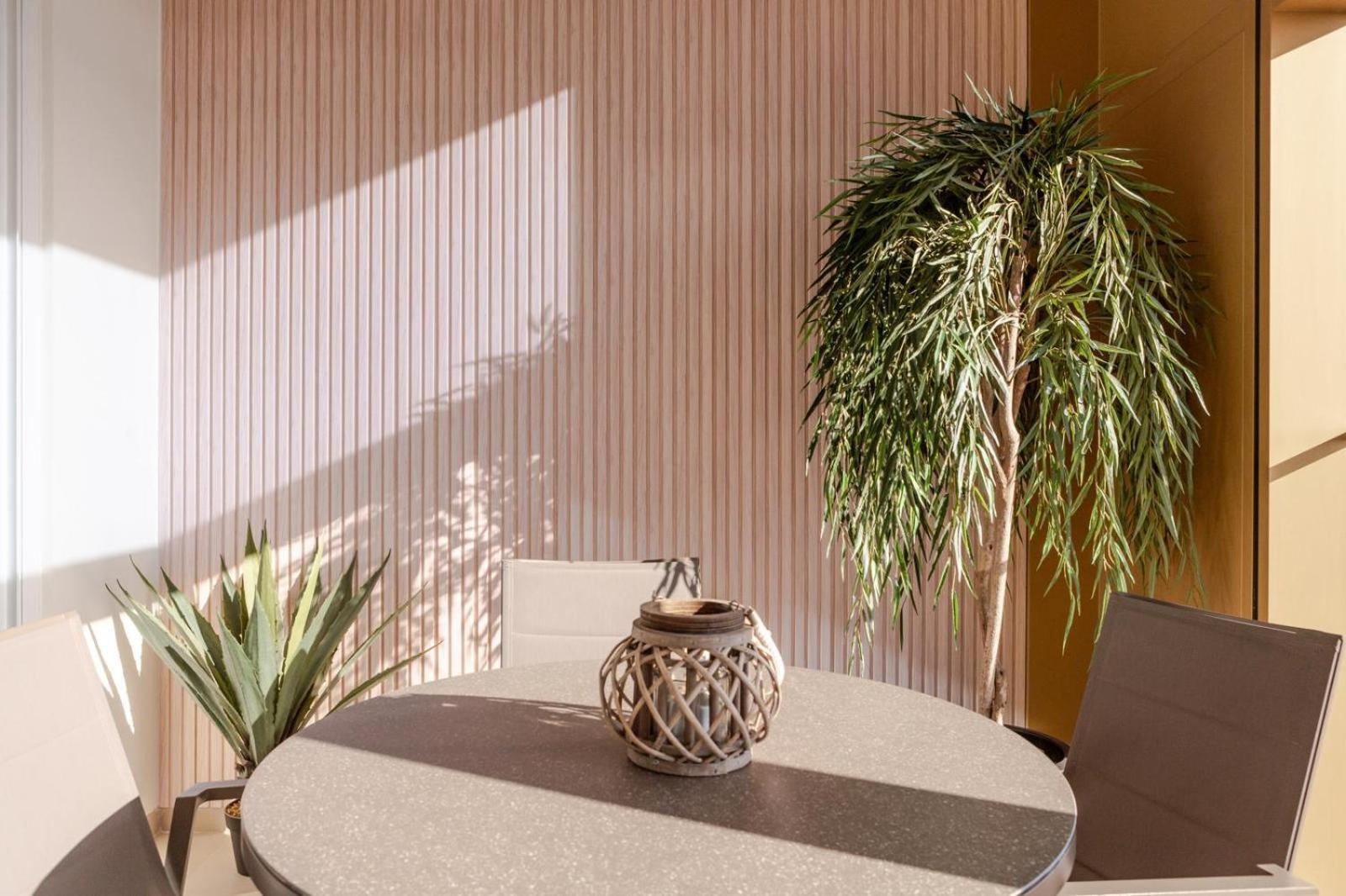 Intempo & By Leo Benidorm