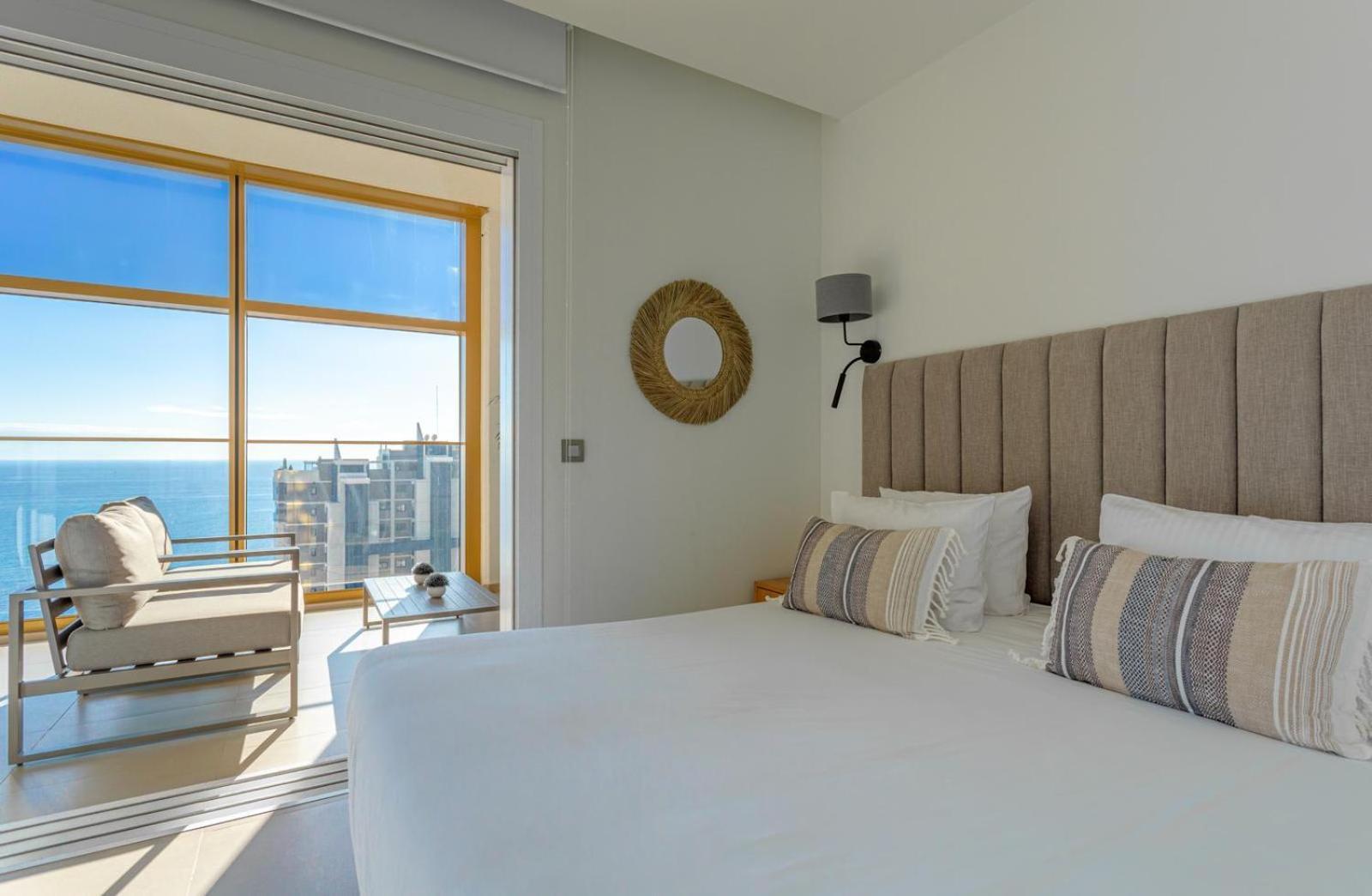 Intempo & By Leo Apartment *